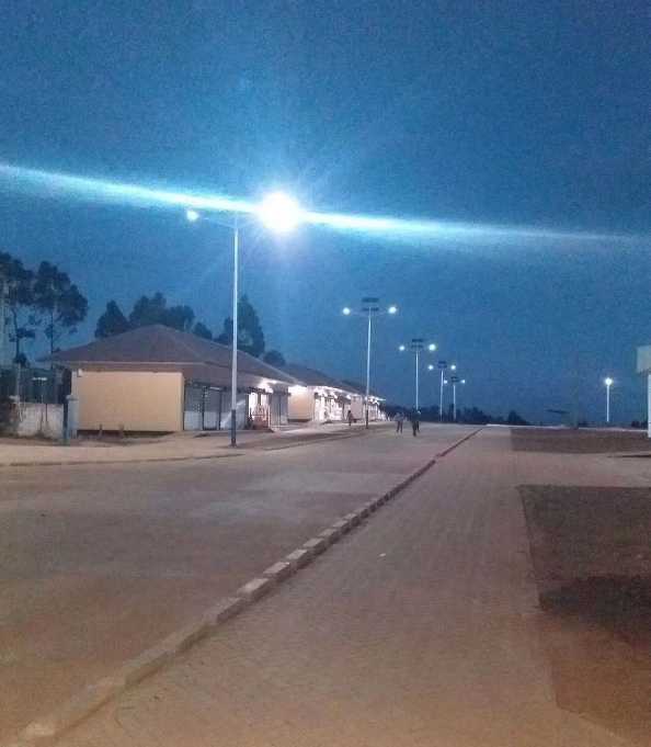 崇阳县非洲科特迪瓦太阳能路灯工程